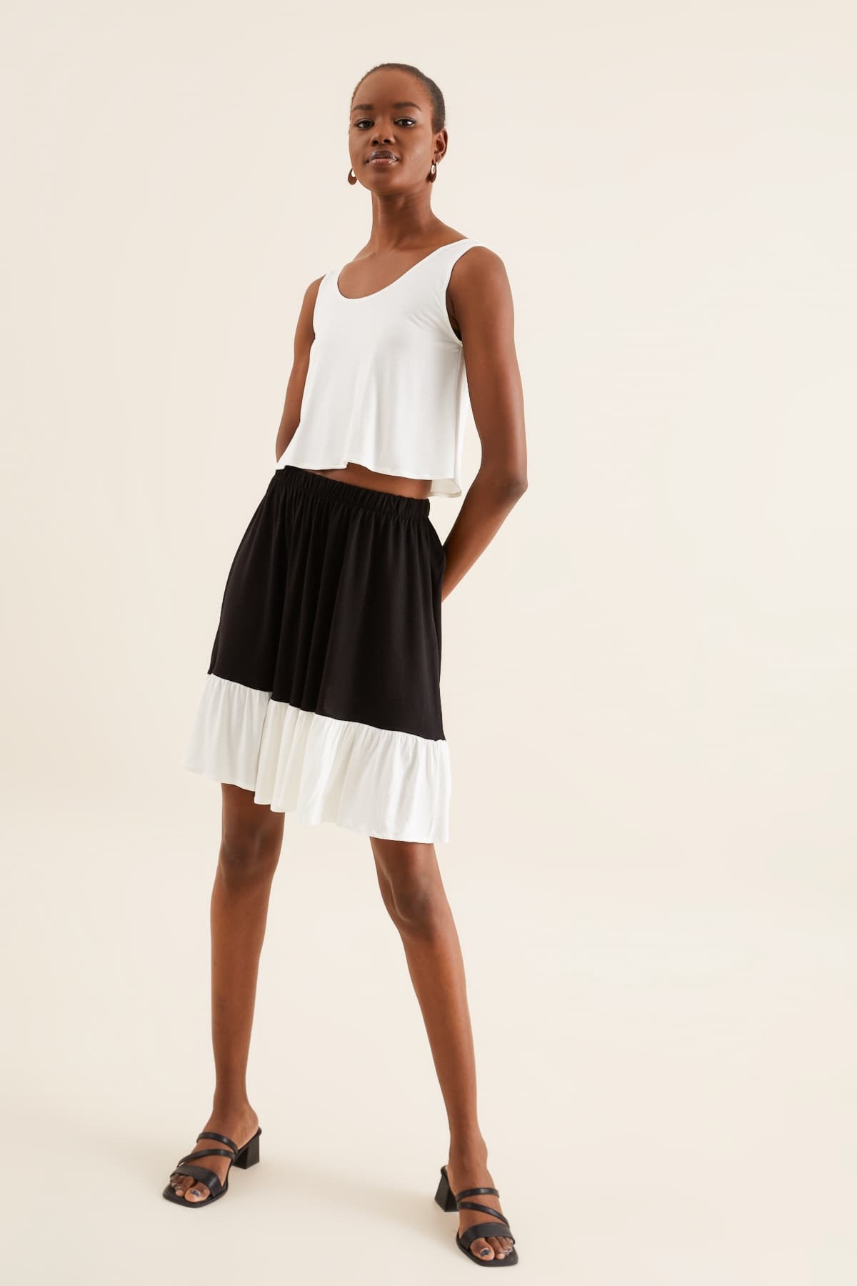ASKILI CROP TOP/T-SHIRT   - 2