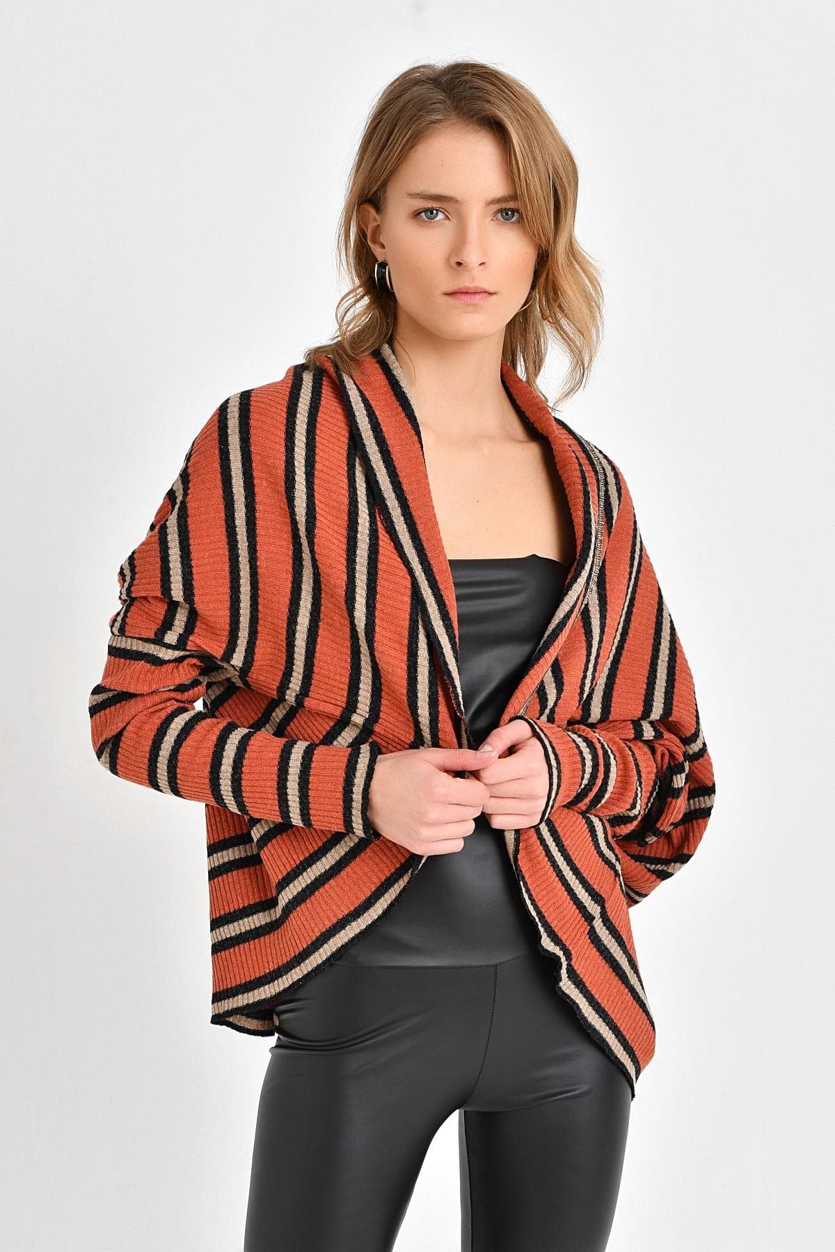 ÇİZGİLİ TURUNCU YUVARLAK HIRKA - 2