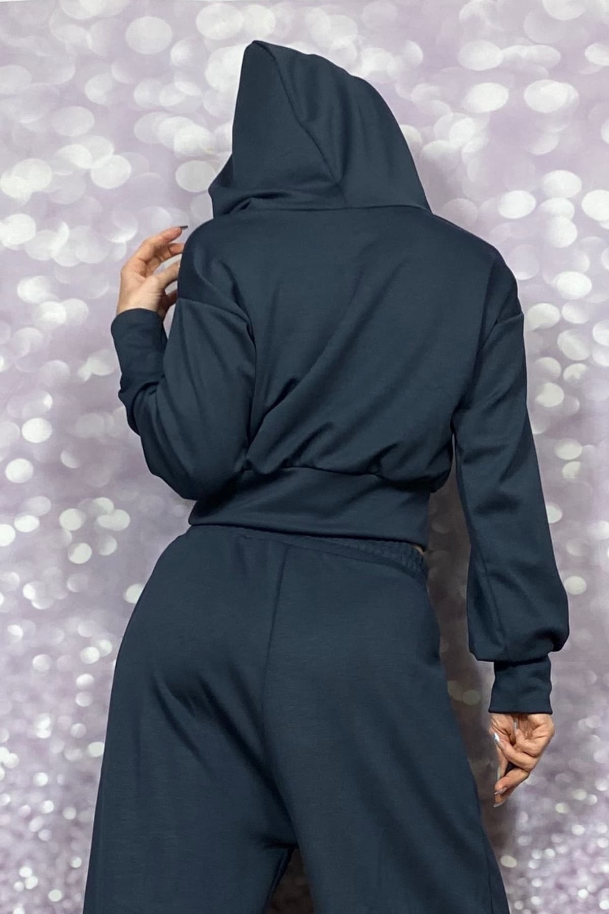 KAPŞONLU FÜME CROP DÜŞÜK OMUZ BLUZ/SWEATSHİRT - 2