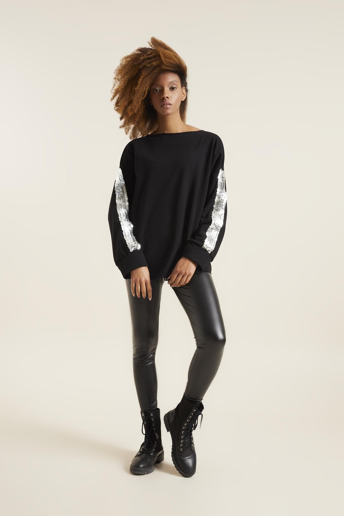 SİYAH LAME PAYET KOL DETAY SWEATSHIRT - 2