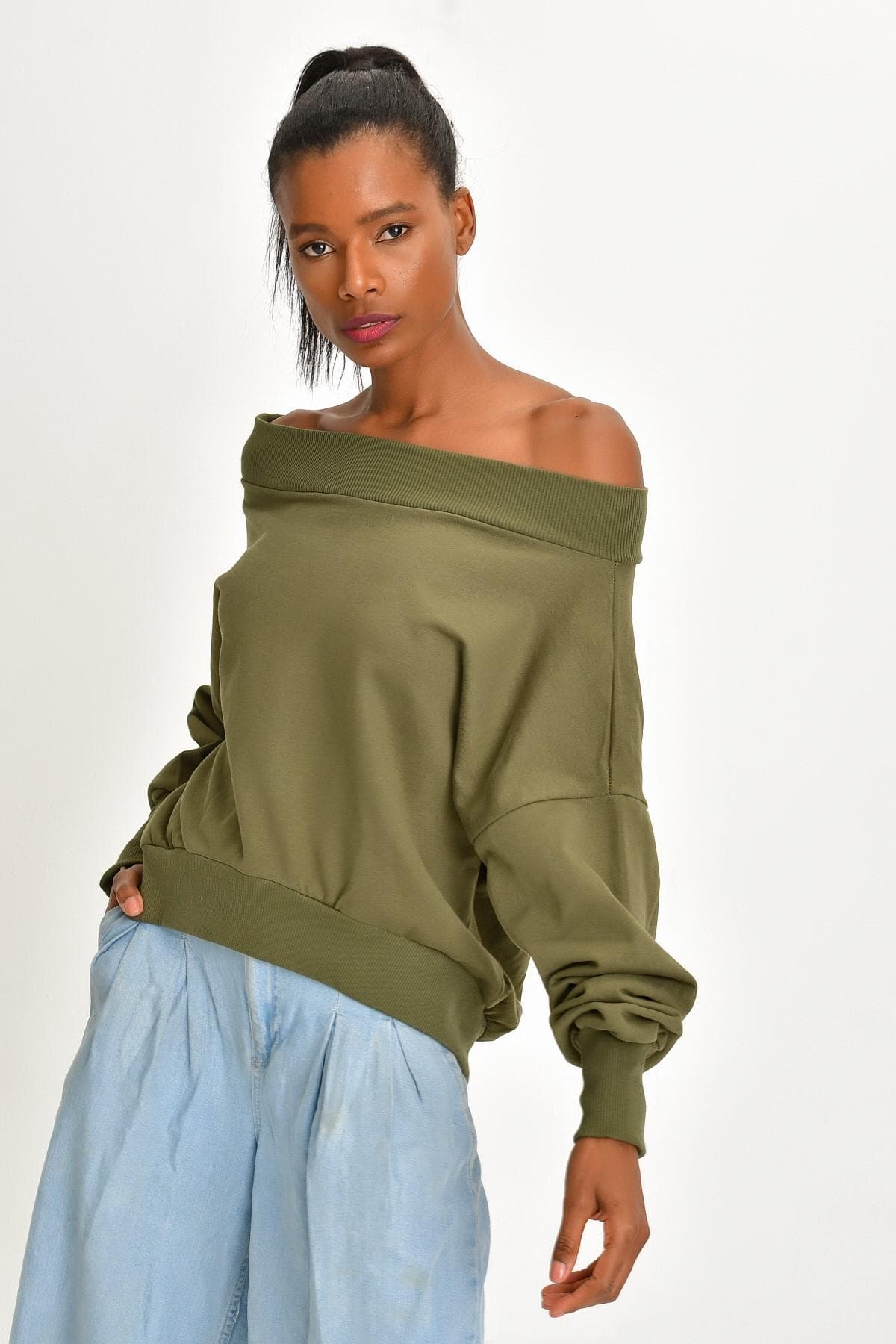 OMUZ DEKOLTELİ HAKİ SWEATSHIRT