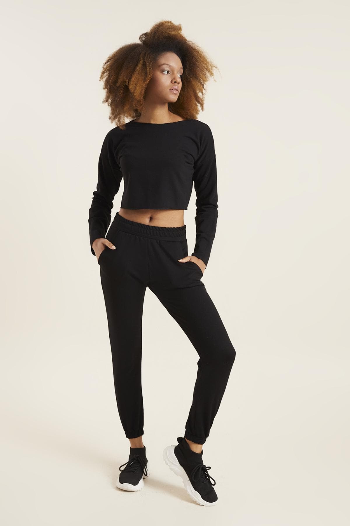 BASİC SİYAH CROP SWEATSHIRT