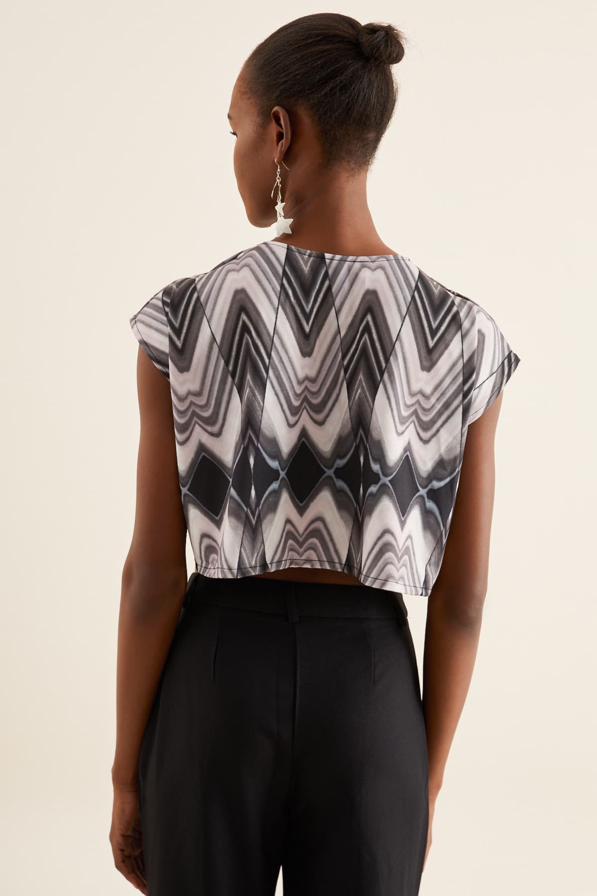 ZİGZAG V YAKA CROP BLUZ - 4
