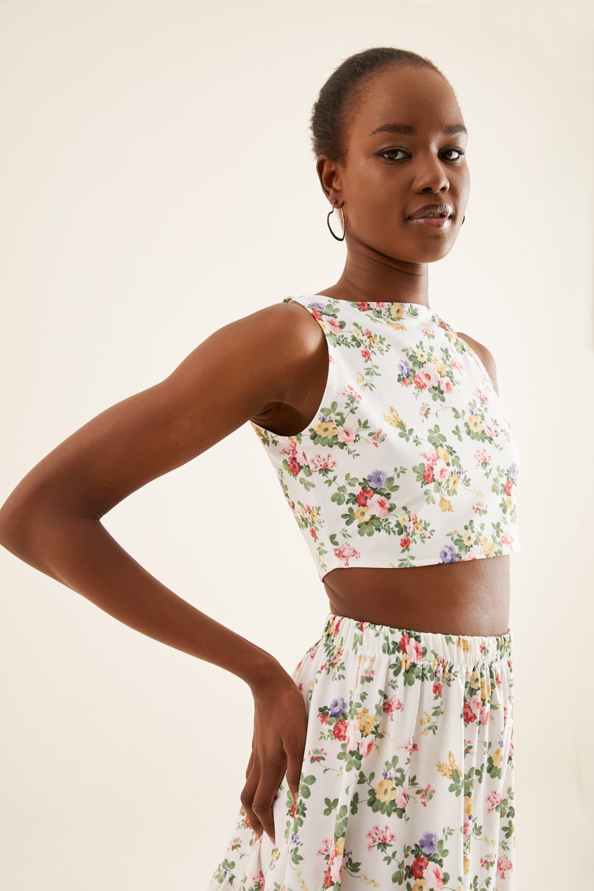 ÇİÇEKLİ CROP BLUZ - 3