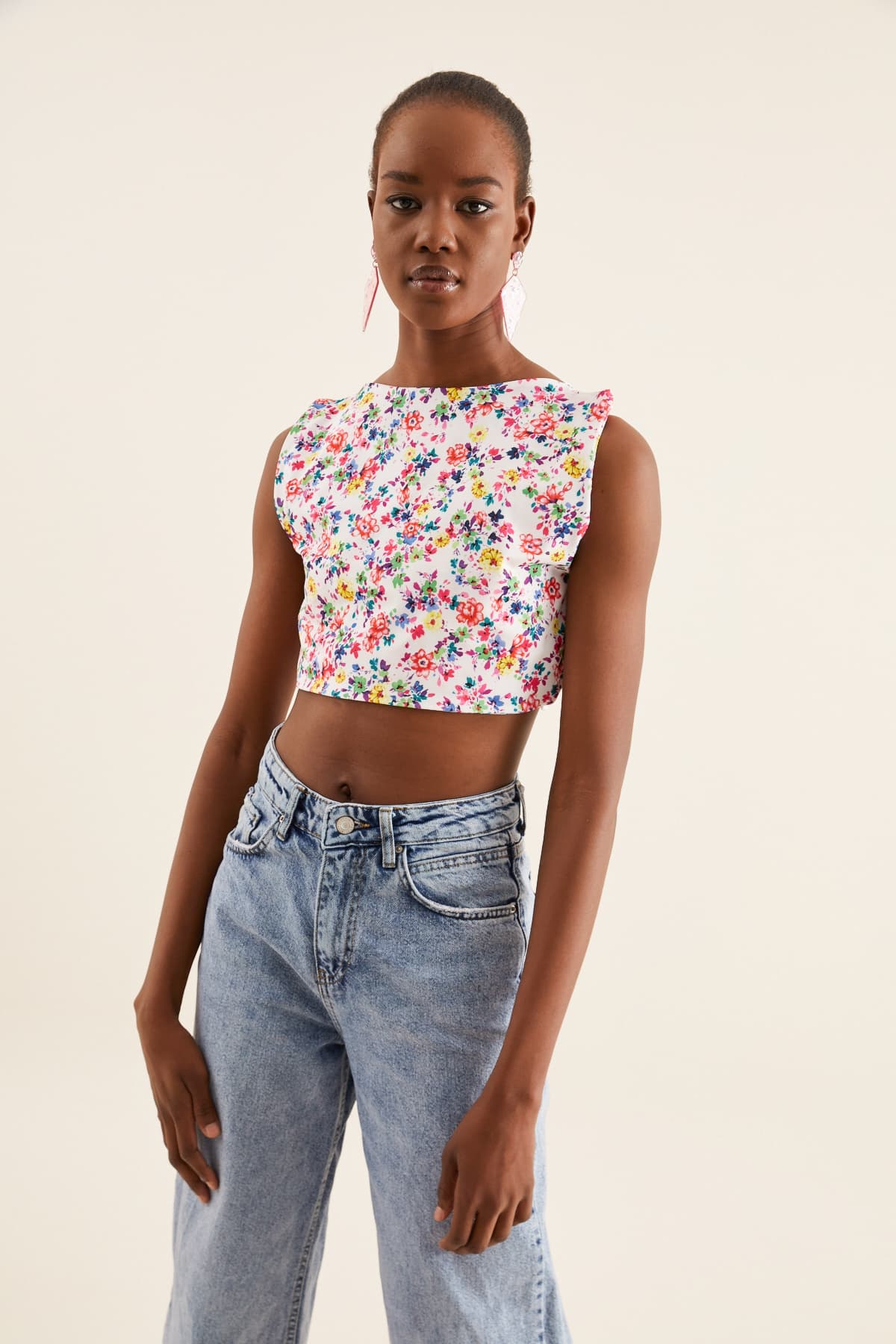 PEMBE ÇİÇEKLİ CROP BLUZ - 4