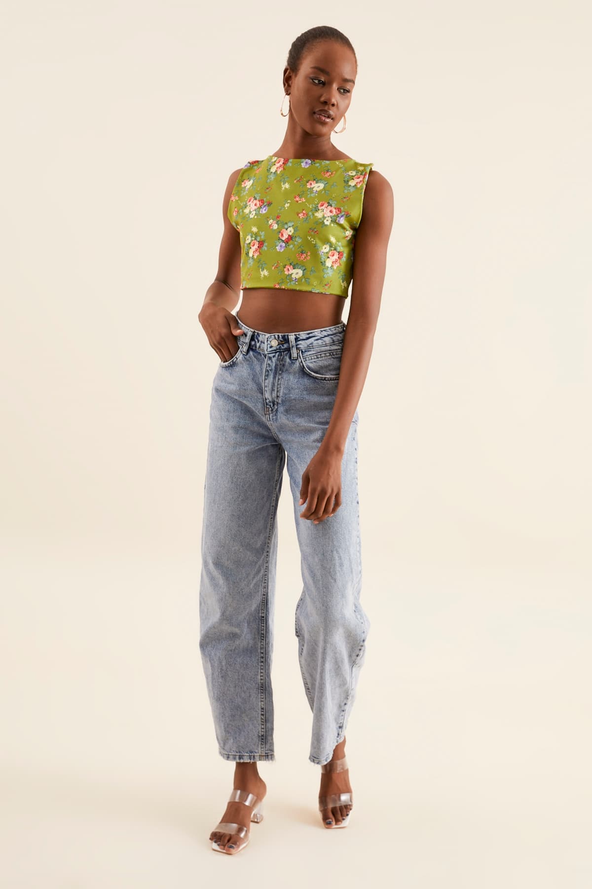 YEŞİL ÇİÇEKLİ CROP BLUZ - 3