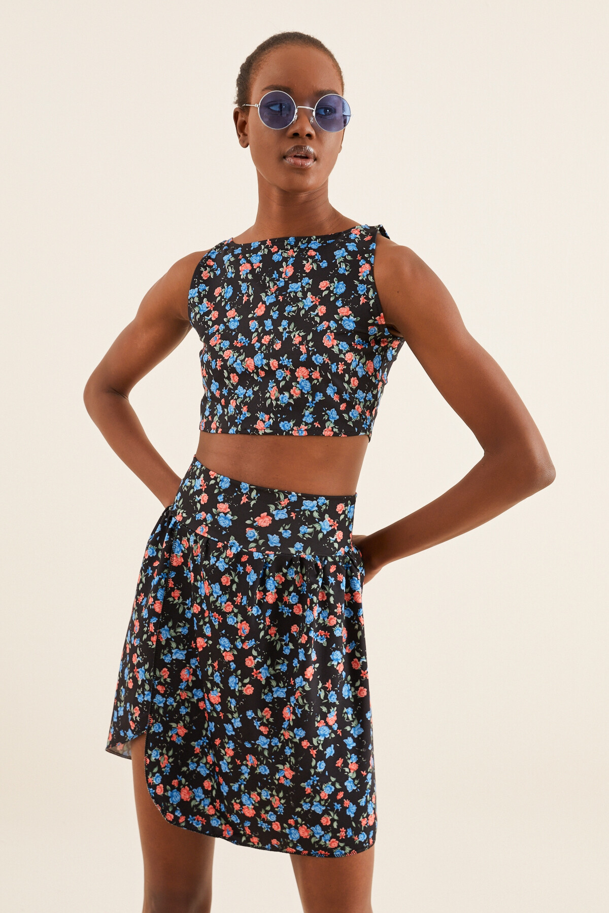 ÇİÇEKLİ CROP BLUZ