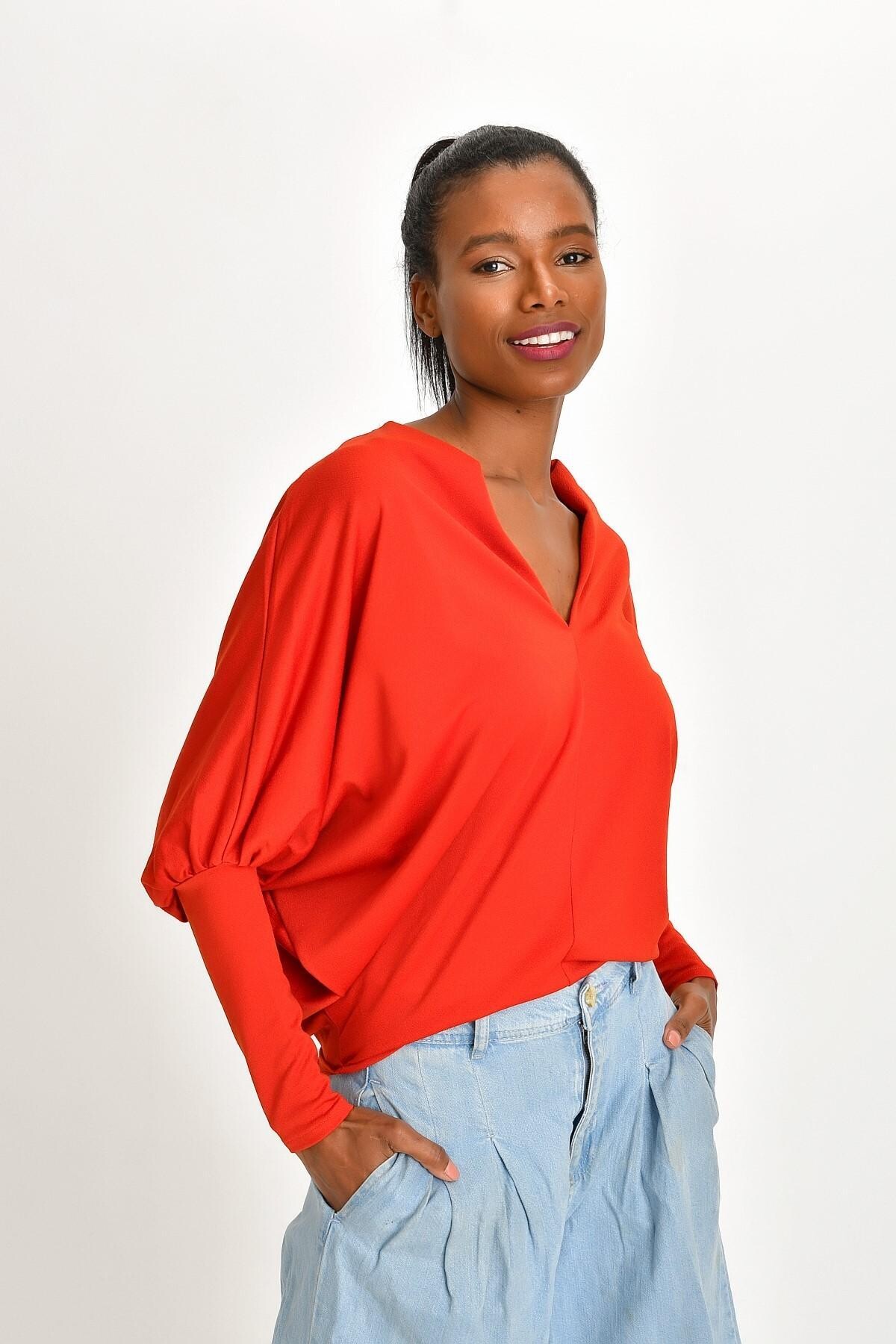 GENİŞ KESİM KREP BLUZ 