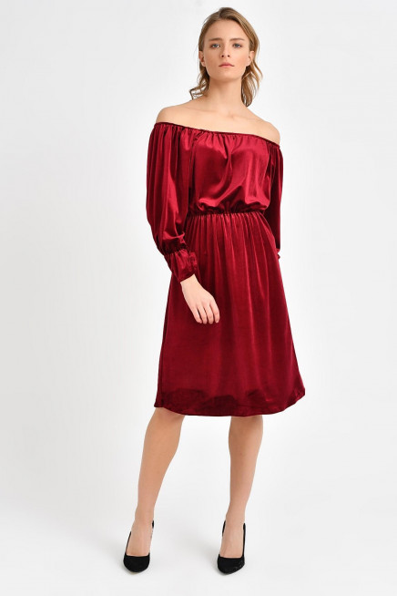 OMUZ DETAYLI KADİFE ELBİSE 