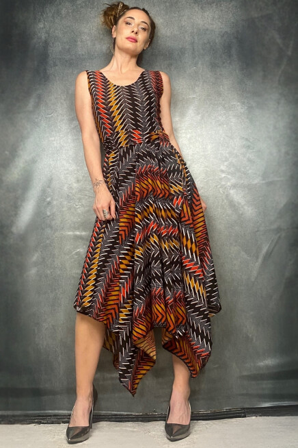 ASİMETRİK KESİM KREP KAHVE DESENLİ ELBİSE