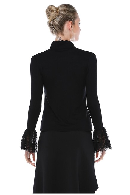 BOĞAZLI TRİKO BLUZ 