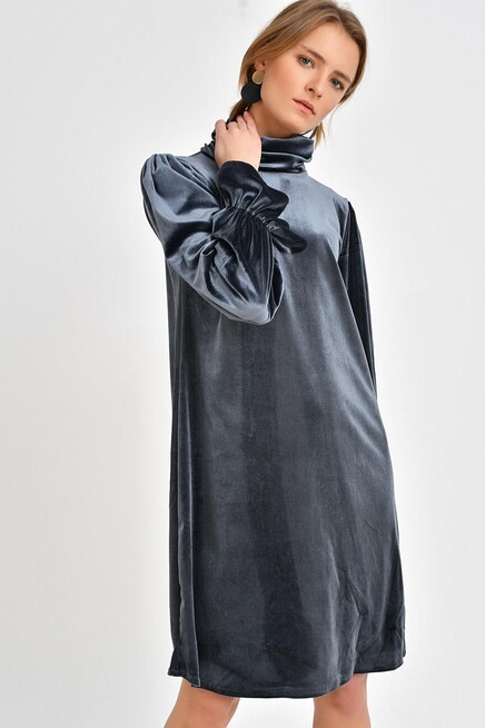 KOL DETAYLI KADİFE ELBİSE 