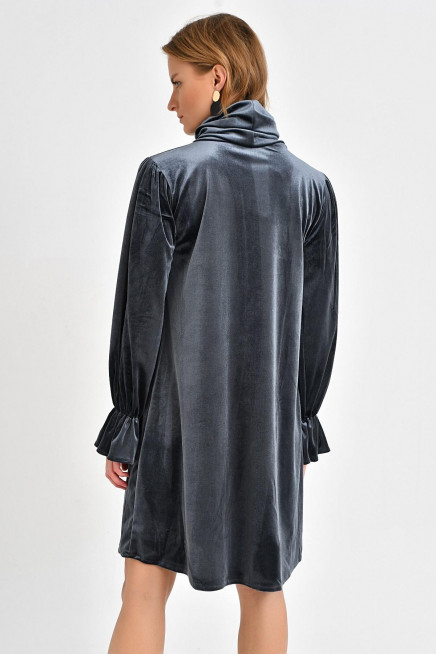 KOL DETAYLI KADİFE ELBİSE 