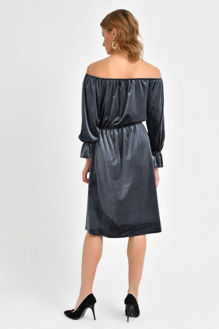 OMUZ DETAYLI KADİFE ELBİSE 