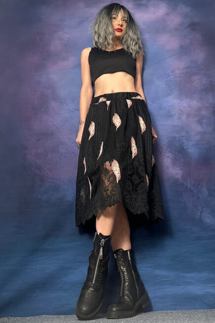 PEMBE TÜY İŞLEMELİ DANTEL ETEK