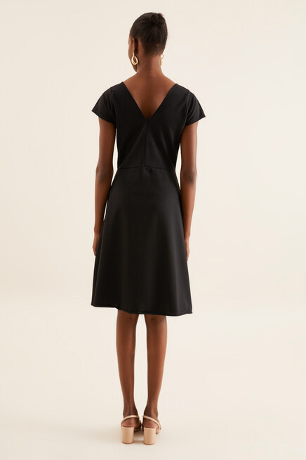 V YAKA MİDİ ELBİSE