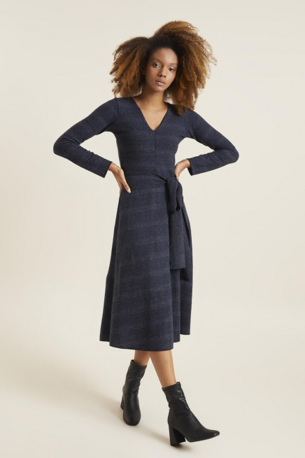 V YAKA ÖRGÜ ELBİSE