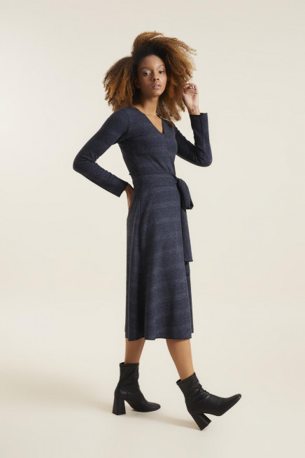 V YAKA ÖRGÜ ELBİSE