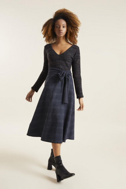 V YAKA ÖRME ELBİSE 