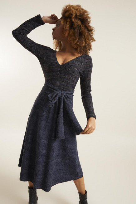 V YAKA ÖRME ELBİSE 