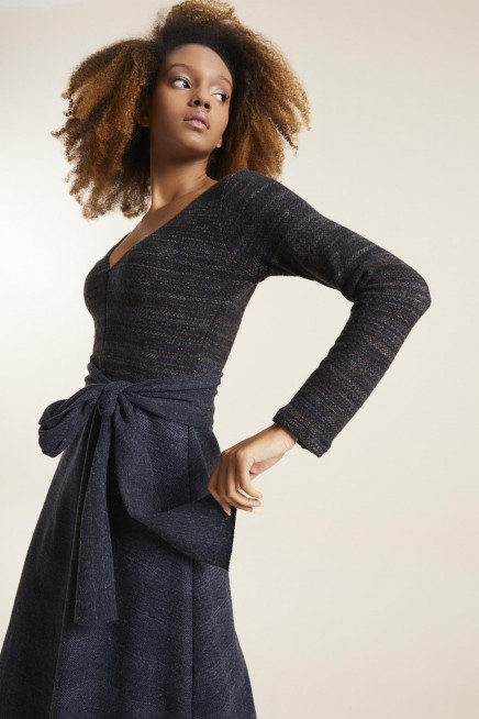 V YAKA ÖRME ELBİSE 