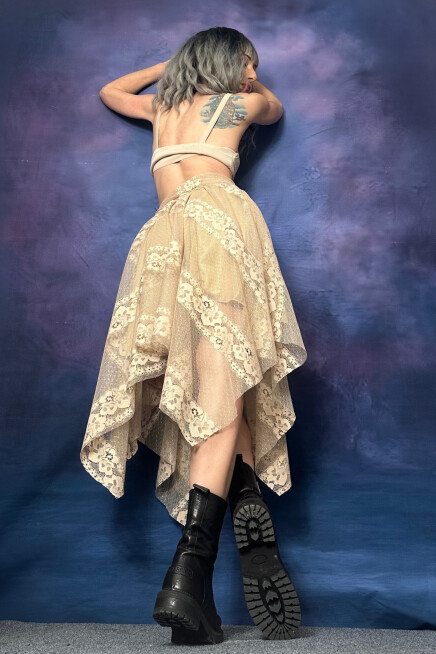 BEJ DANTEL ASİMETRİK ETEK