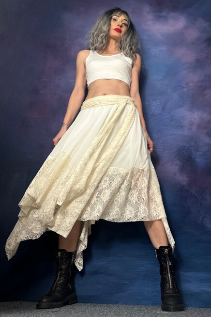 EKRU DANTEL DETAYLI TÜL ASİMETRİK ETEK