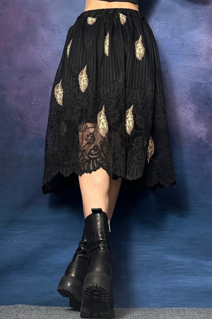 BEJ TÜY İŞLEMELİ SİYAH DANTEL ETEK