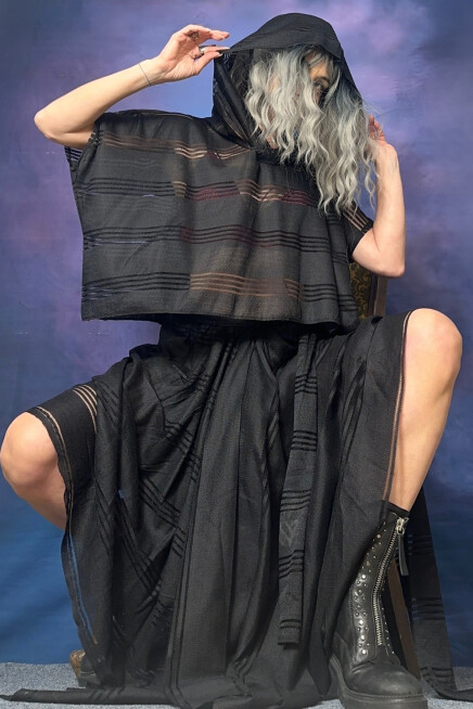 ÇİZGİLİ SİYAH GENİŞ KESİM KAPŞONLU BLUZ