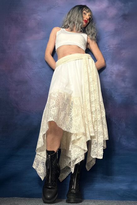 EKRU DANTEL DETAYLI TÜL ASİMETRİK ETEK