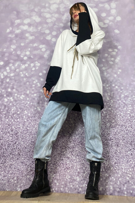 KAPŞONLU SİYAH BEYAZ SWEATSHİRT