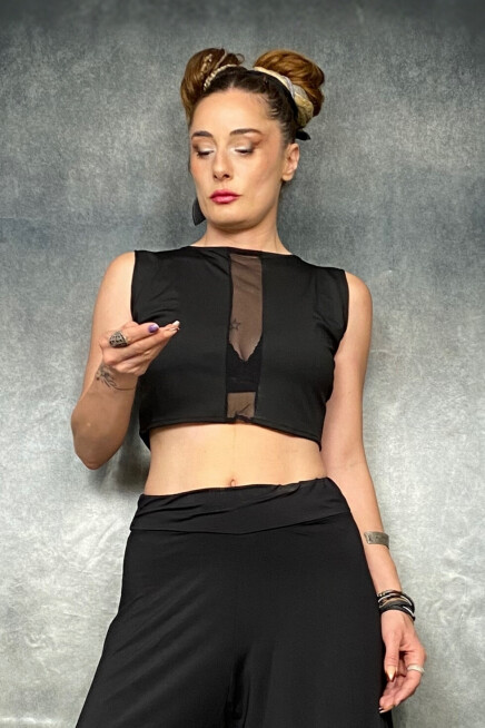 TÜL DETAYLI SİYAH JARSE CROP BLUZ