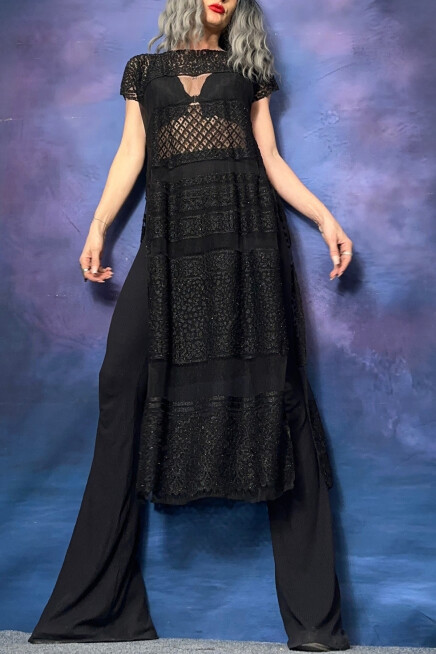 DANTEL DOKULU TÜL TRANSPARAN SİYAH TUNİK