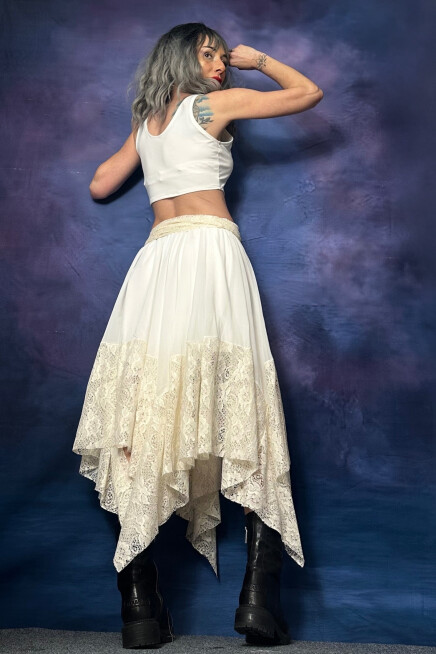 EKRU DANTEL DETAYLI TÜL ASİMETRİK ETEK