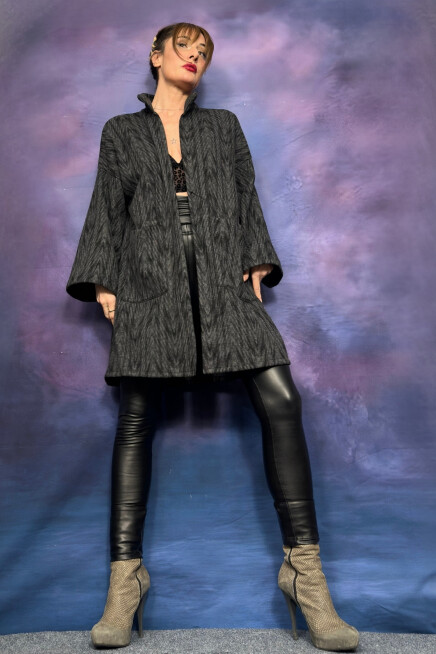 JAKARLI CEPLİ DİK YAKA HIRKA / CEKET